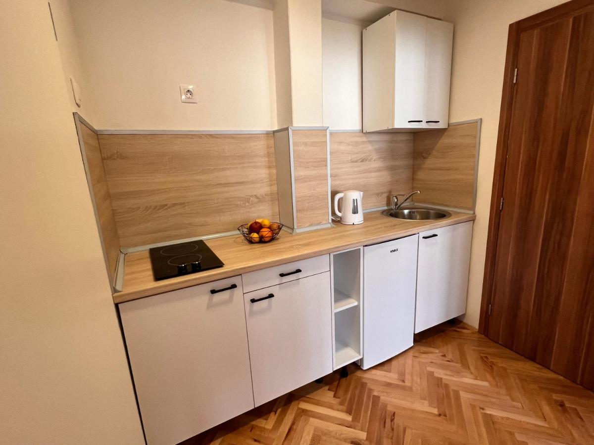 Guest House Kiwi موستار المظهر الخارجي الصورة