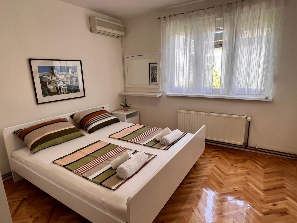 Guest House Kiwi موستار المظهر الخارجي الصورة