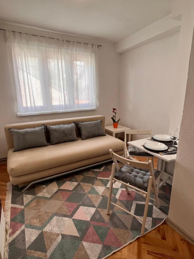 Guest House Kiwi موستار المظهر الخارجي الصورة