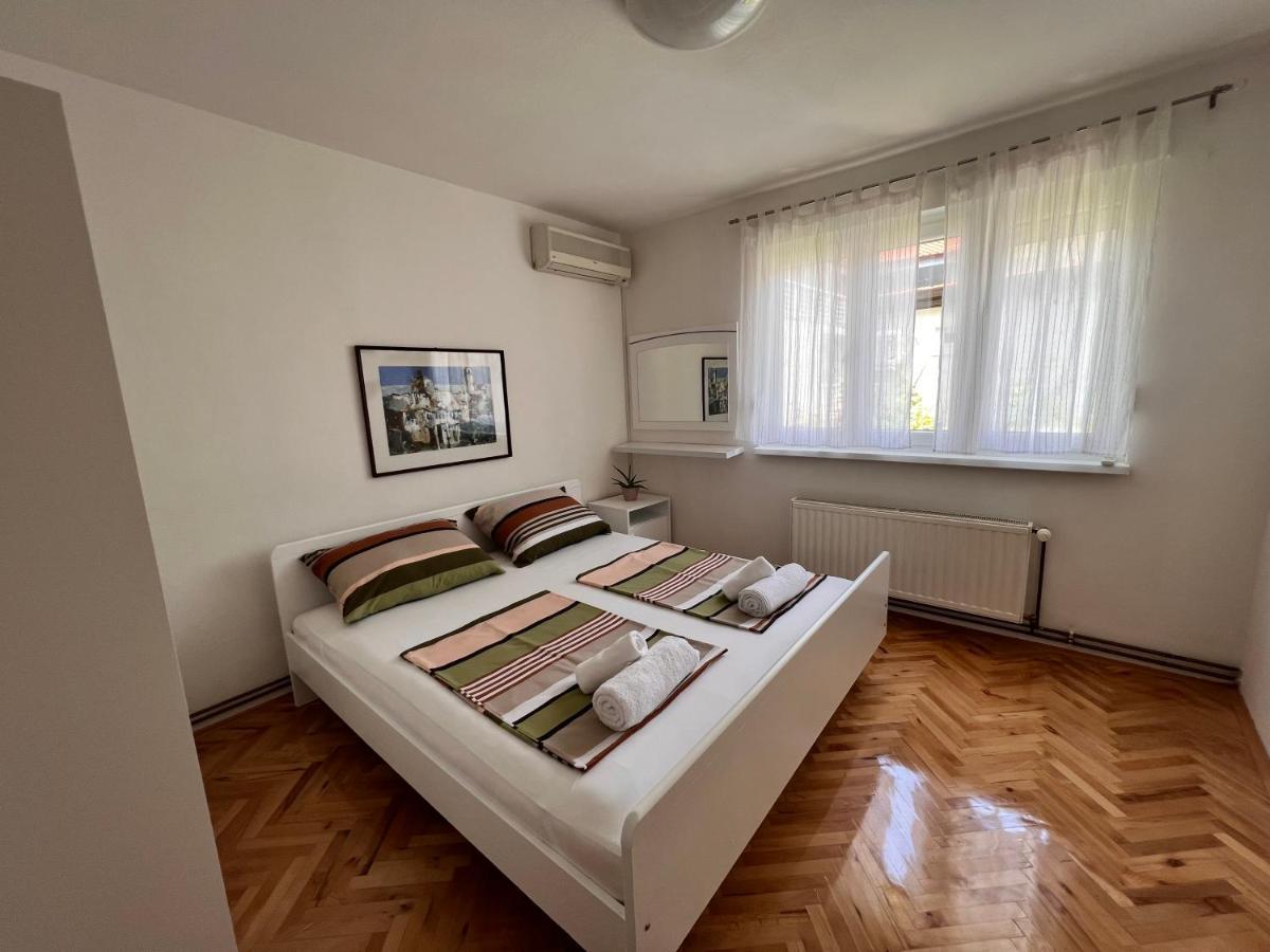 Guest House Kiwi موستار المظهر الخارجي الصورة