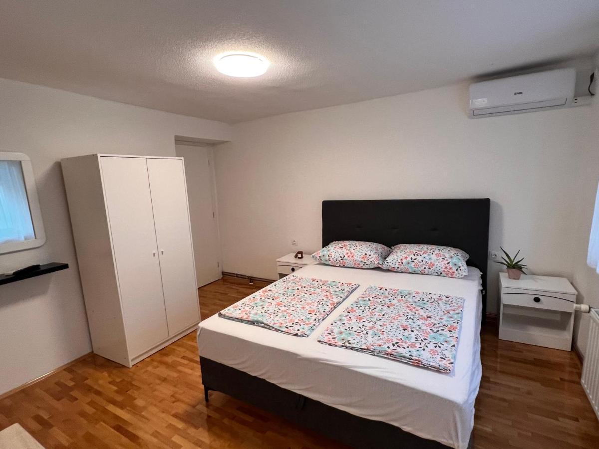 Guest House Kiwi موستار المظهر الخارجي الصورة