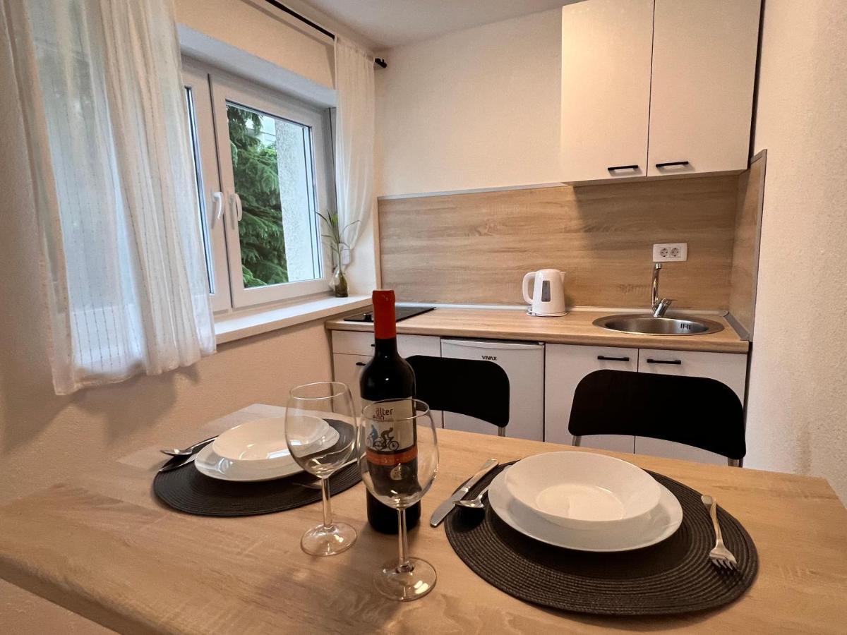 Guest House Kiwi موستار المظهر الخارجي الصورة