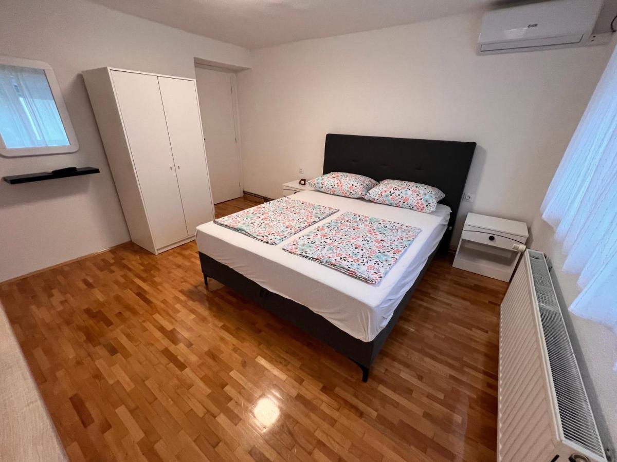Guest House Kiwi موستار المظهر الخارجي الصورة