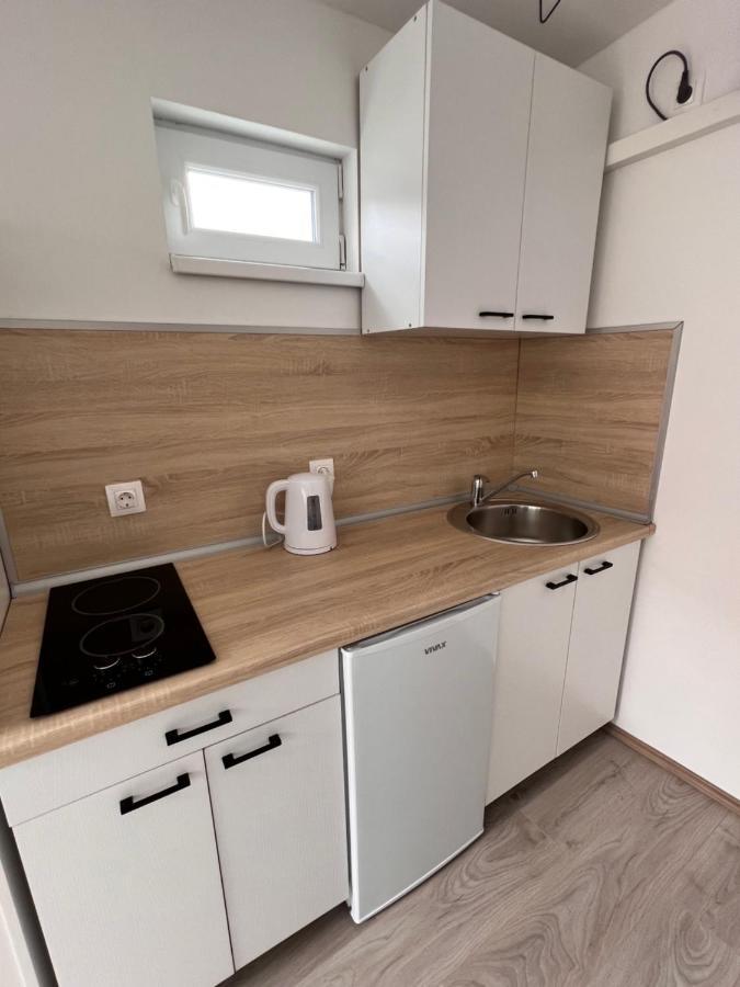 Guest House Kiwi موستار المظهر الخارجي الصورة