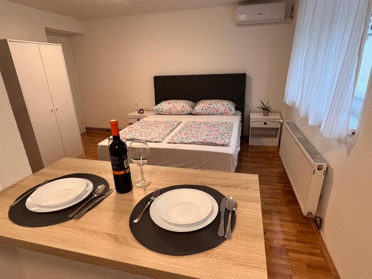 Guest House Kiwi موستار المظهر الخارجي الصورة